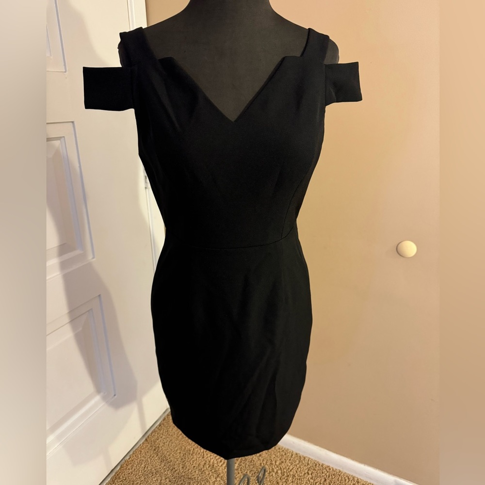 Adrianna Papell Black Cold Shoulder Fitted Sheath Dress, size 2